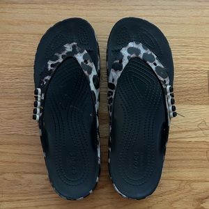 Women’s Classic Platform Crocs, size 8, animal print